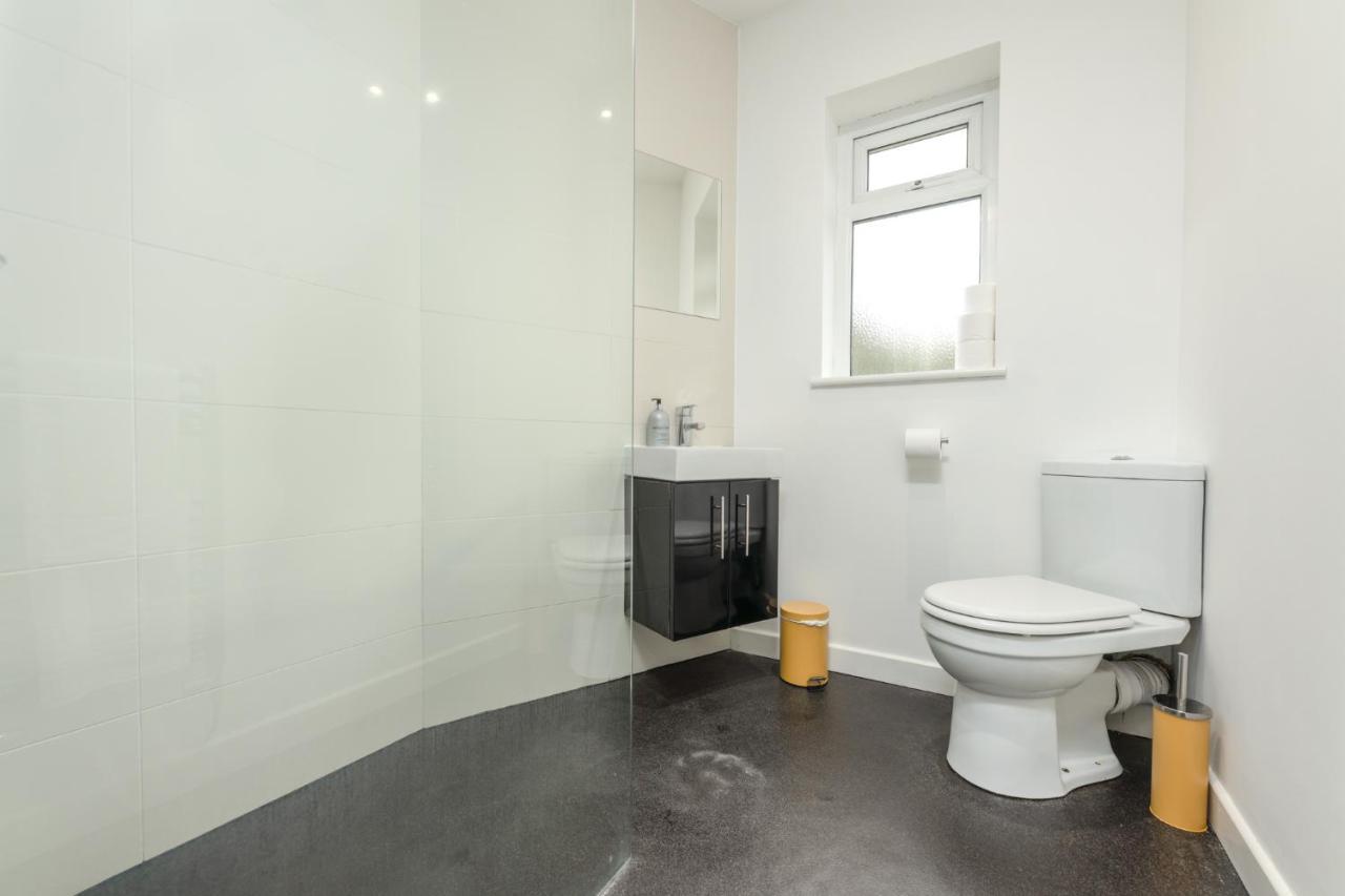 Stayright- 2 Bedroom House, Centrally Located & Close Walk To City Centre Cardiff Exterior foto